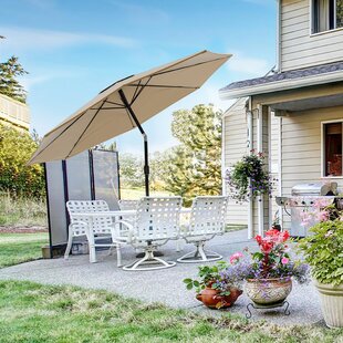 Free standing patio deals umbrella